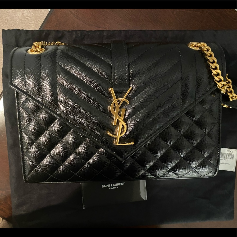 Saint Laurent Medium Envelope Bag in Black - Picture 4 of 13